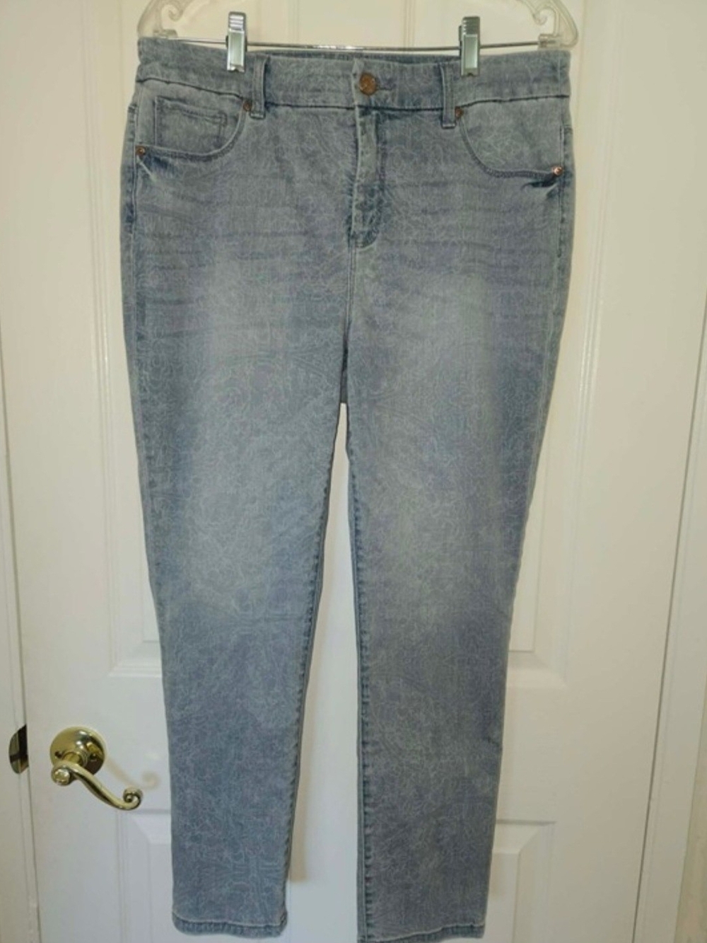 Chico's So Slimming Girlfriend Ankle Jeans Blue Floral Print Crop Size 1.5/10
